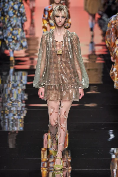 Look 37